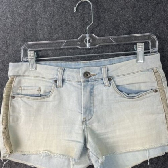 BlankNYC Shorts Women’s 26 Light Wash Raw Hem Distressed Cut Off Denim - Picture 2 of 8